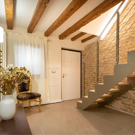Stylish & Cozy Venetian House Tatil Evi