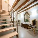 Stylish & Cozy Venetian House Semesterbostad *