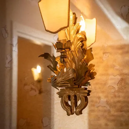 Stylish & Cozy Venetian House