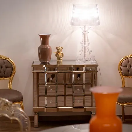 Stylish & Cozy Venetian House *